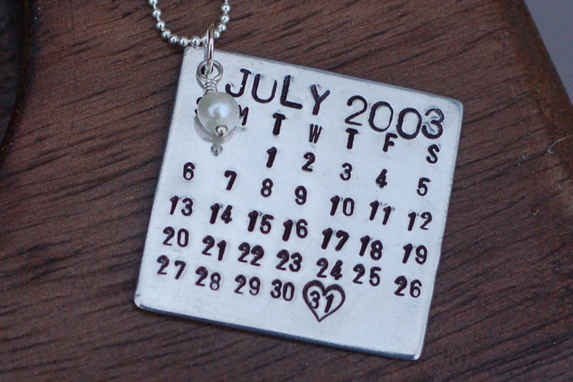 Best Day Ever / Custom Calendar Necklace