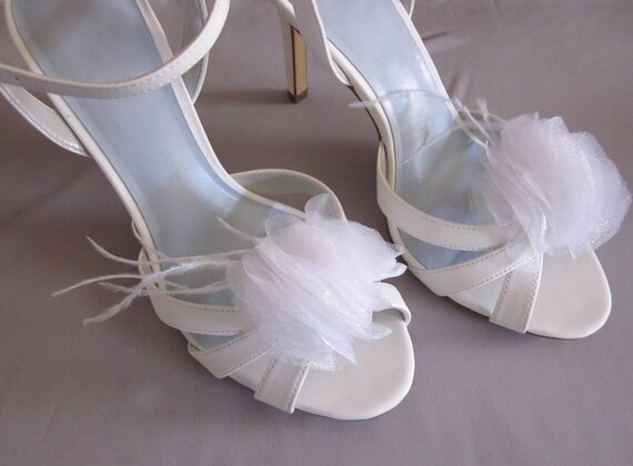 White Organza Feather Shoe Clips