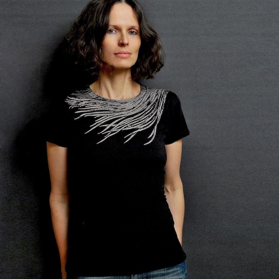 Black Crew Neck T-shirt - Silver Feather