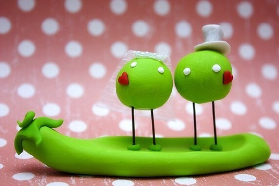 Mr. and Mrs. Sweet Pea Cake Toppers