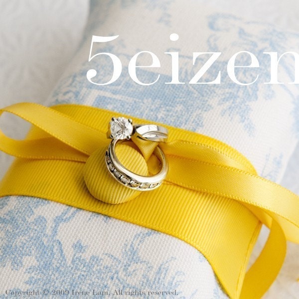 Golden Toile Series - Yellow and Blue Ring Pillow