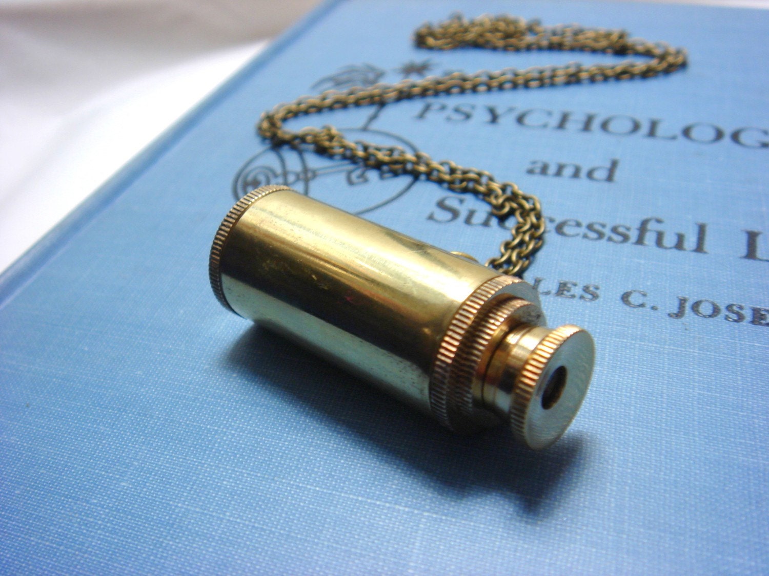 The Explorer - Necklace (Real-Working Telescope)