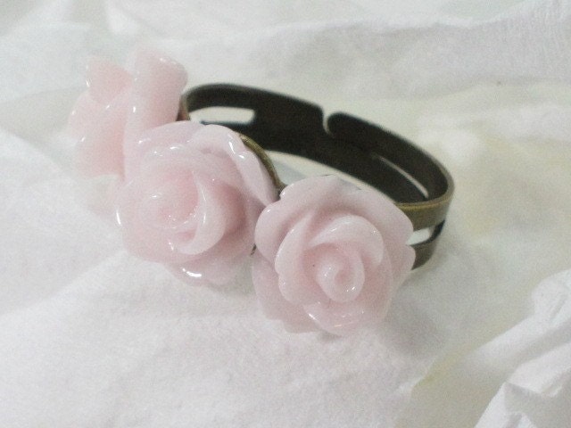 Vintage Inspired Lucite Three Flower Ring on Brass Adjustable Band