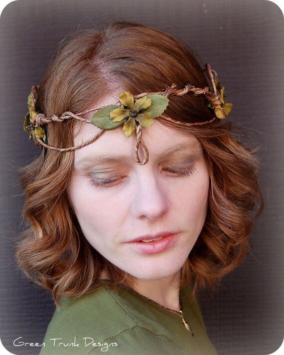 Woodland Crown in Olive