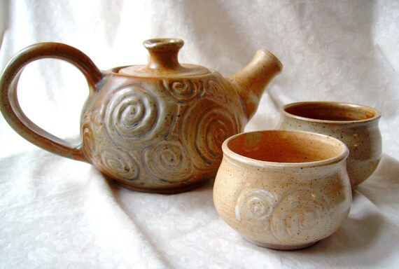 Shino Swirls Teapot with Cups