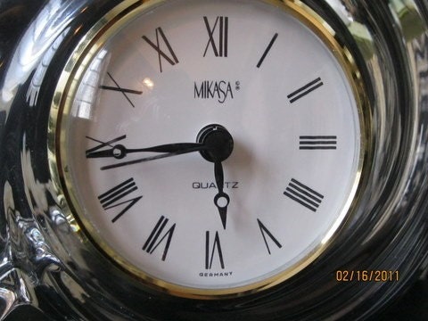 Vintage Mikasa Glass Sea Shell Quartz Mantle Clock, Germany