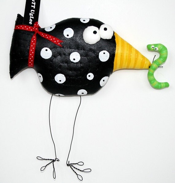 BirD NaMed AmicA HolDing worM ...CLassic BuTT UgLee ... WhiMsicaL WaLL ArT .. Black and WhitE polka dotS ... LimE GrEEn Worm