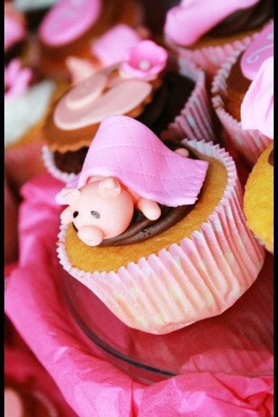 Piglets in Blankets - Babyshower cupcake toppers