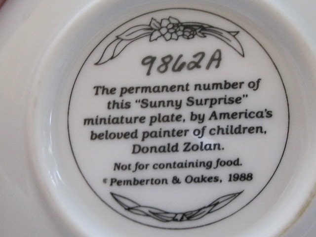 Vintage Collectors Plate,  Donald Zolan Minature  - Sunny Surprise