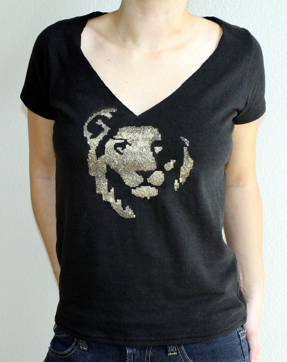 Hemp Simple Tee in Black with Gold Lion