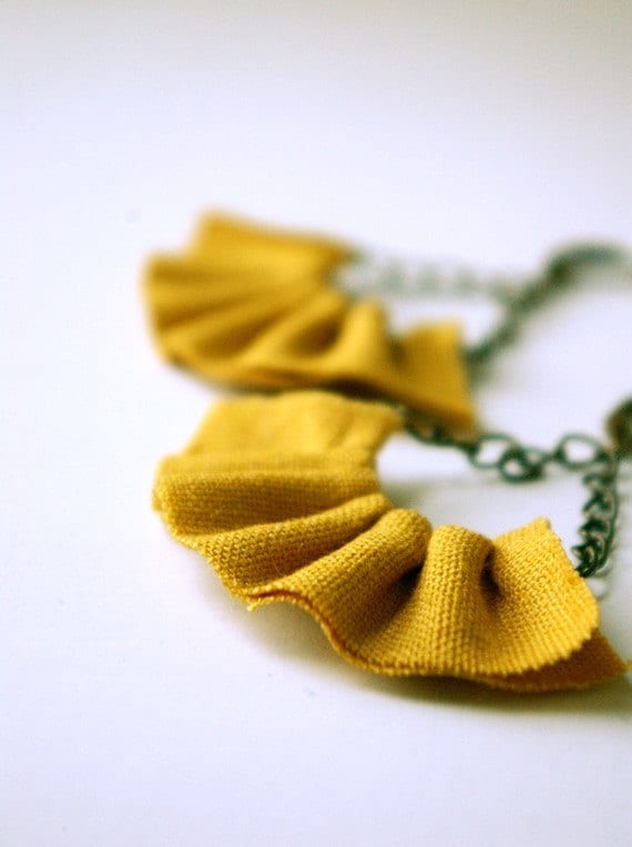 linen ruffle earrings. available in several colors.