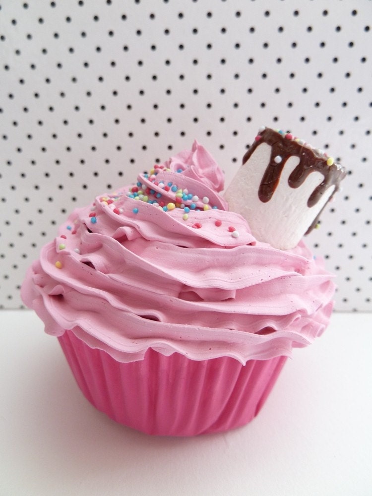 Realistic fake cupcake for decoration ( kitchen, photography prop shoot ,first birthday party centerpieces,shower favor, christmas tree ornament ,bakery,girls room, wedding,coffee shop,display window ) pink icing unique gifts for the holidays