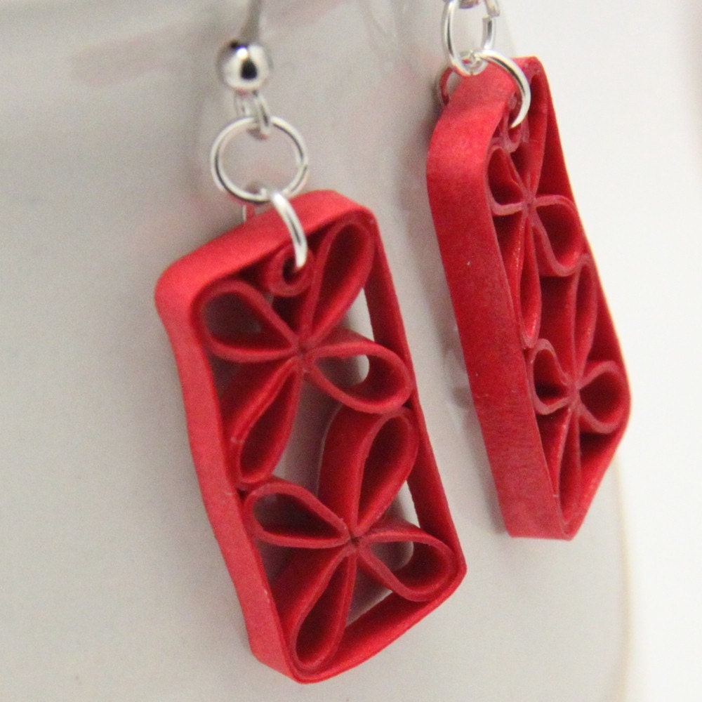 Red Floral Lattice Paper Quilled Earrings