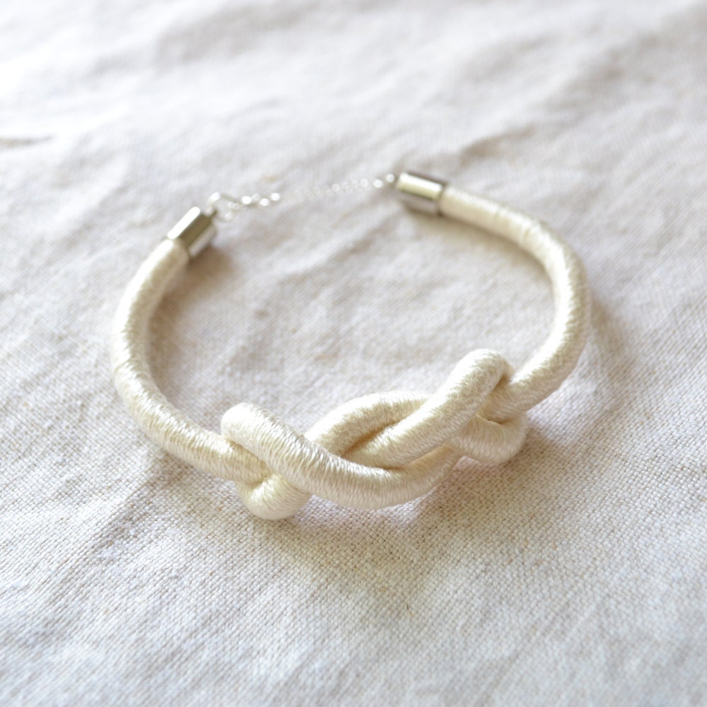 shakti rope knot bracelet (in natural)