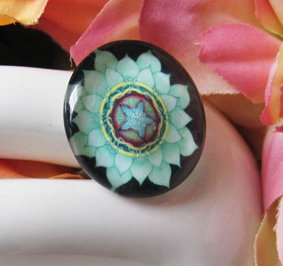 Green Lotus Fantasy Glass Ring