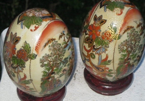 2 Identical Samatsu Ceramic Eggs - Handpainted in China