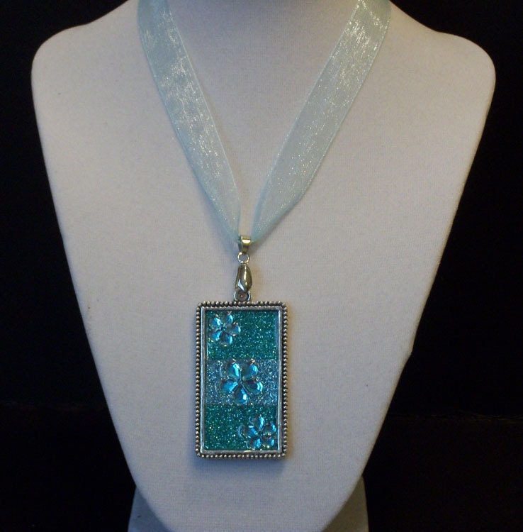 Blue and Green Glitter Pendant Necklace