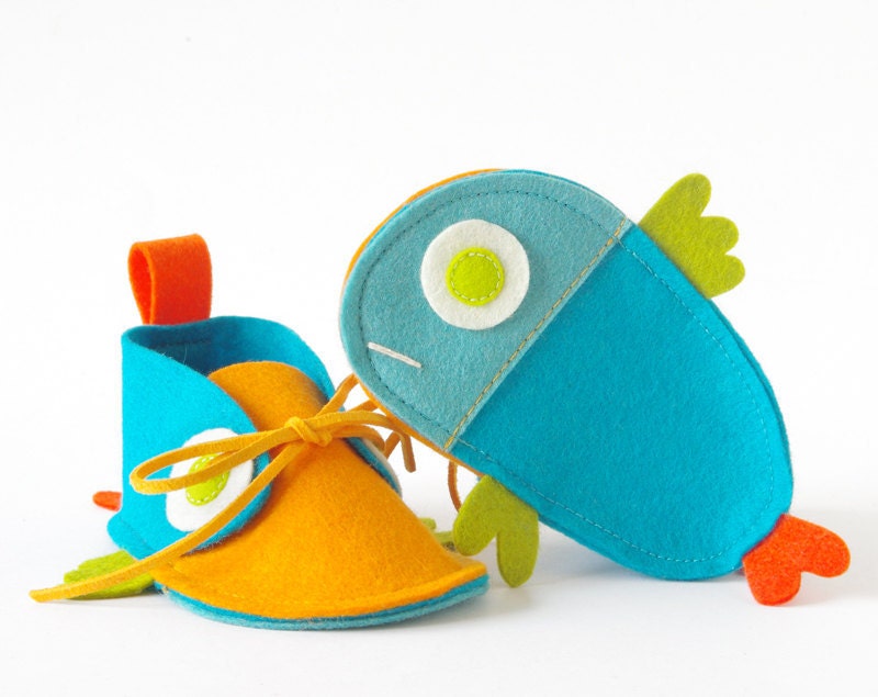Guppies baby booties turquoise & orange tropical fish-like newborn baby shoes in pure wool felt