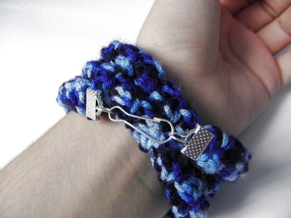 Crocheted wire bracelet in soft blue gradient
