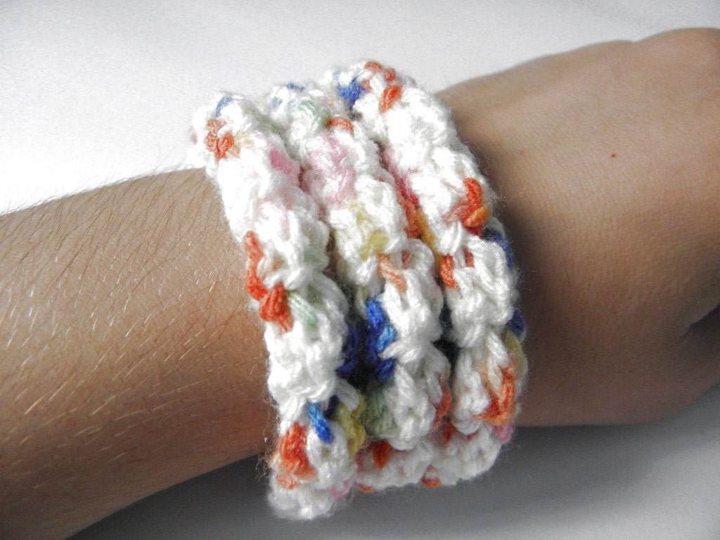 Crocheted wire bracelet multicolour gradient
