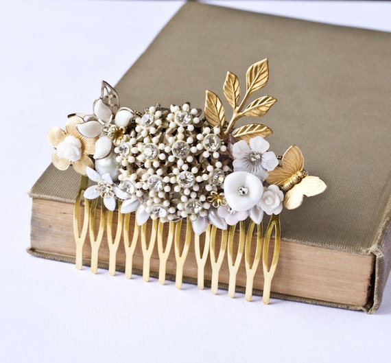 Hair Comb - Wedding White Flowers Bride Shabby Chic Vintage Collage
