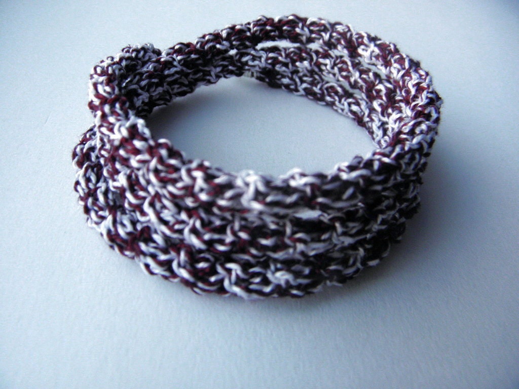 Crochet bracelet made of cotton white and burgundy color