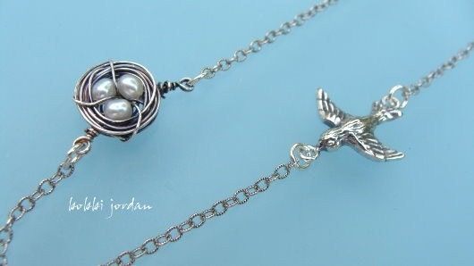 S I S K I N ....Single parent bird and nest family...oxidized sterling silver and freshwater pearl necklace...