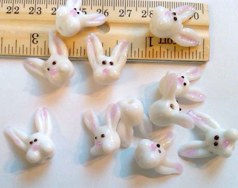 2 cute lampwork bunnies beads