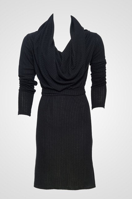 Women black dress with big collar and fabric belt