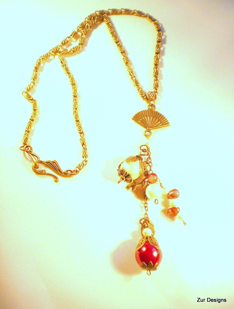 Regal Red and Cream Vintage Style Necklace