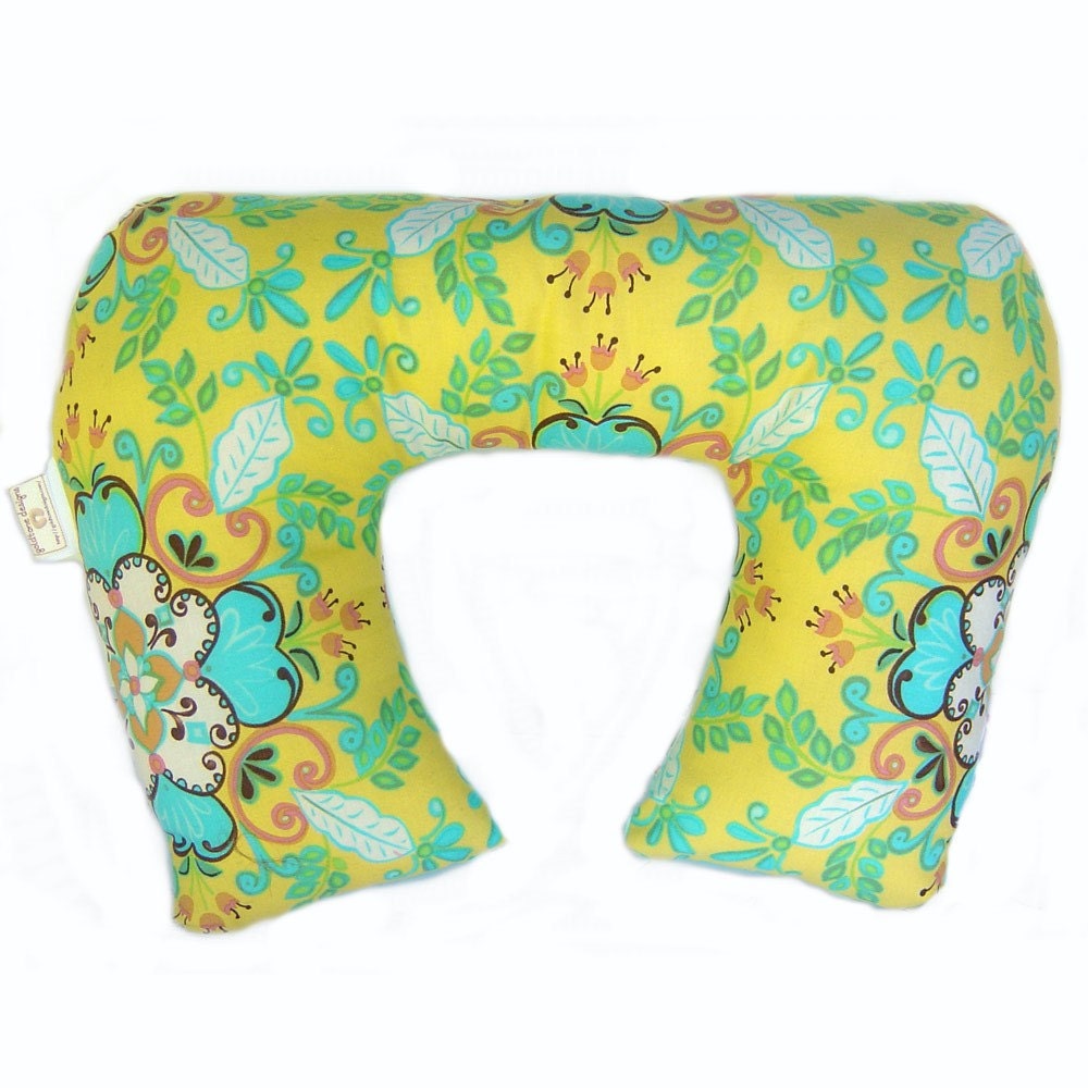 SunDrop - Luxury Lounge Wrap(tm)  Mommys Little Helper Womens Neck Pillow for Travel or Bed Retro Flowers