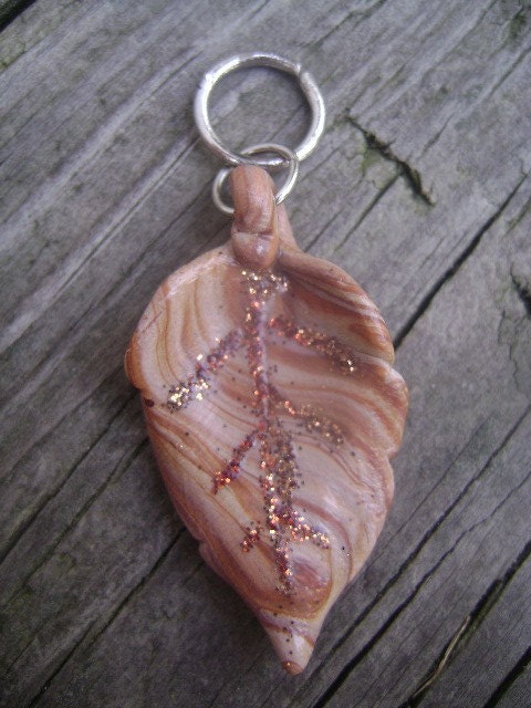 Marbled Leaf Pendant by Bunny
