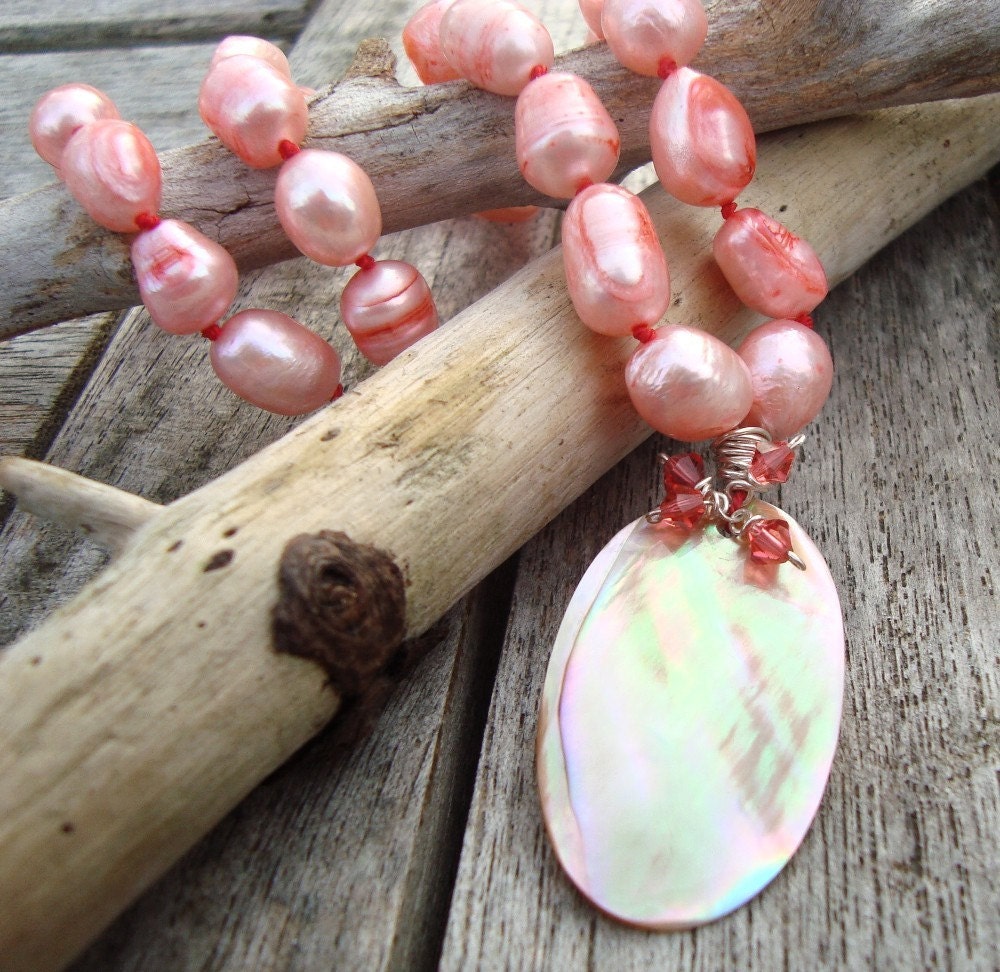 Pretty Salmon Pearl and Shell Necklace