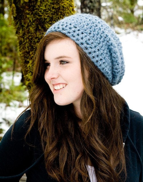 Slouchy hat in Stone Blue