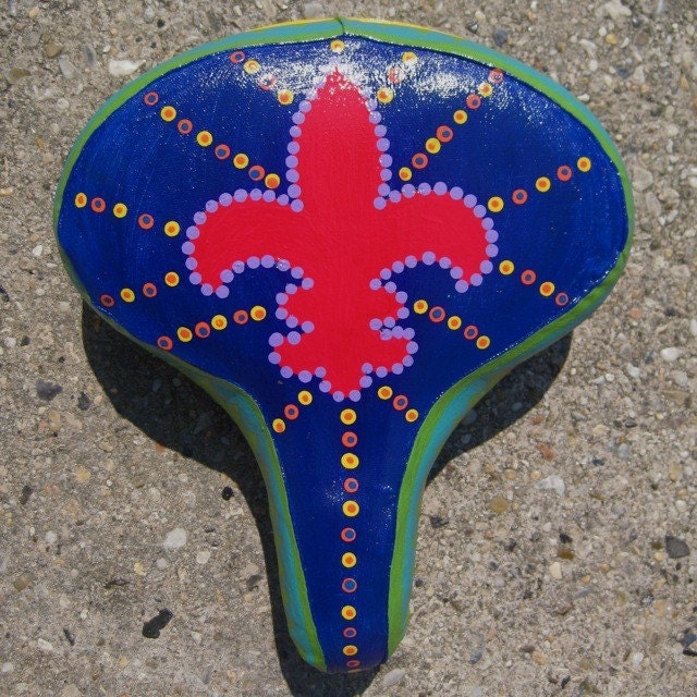Fleur des Lis bicycle seat by madebyjulianne