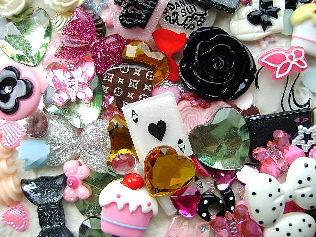 hello kitty and cabochons