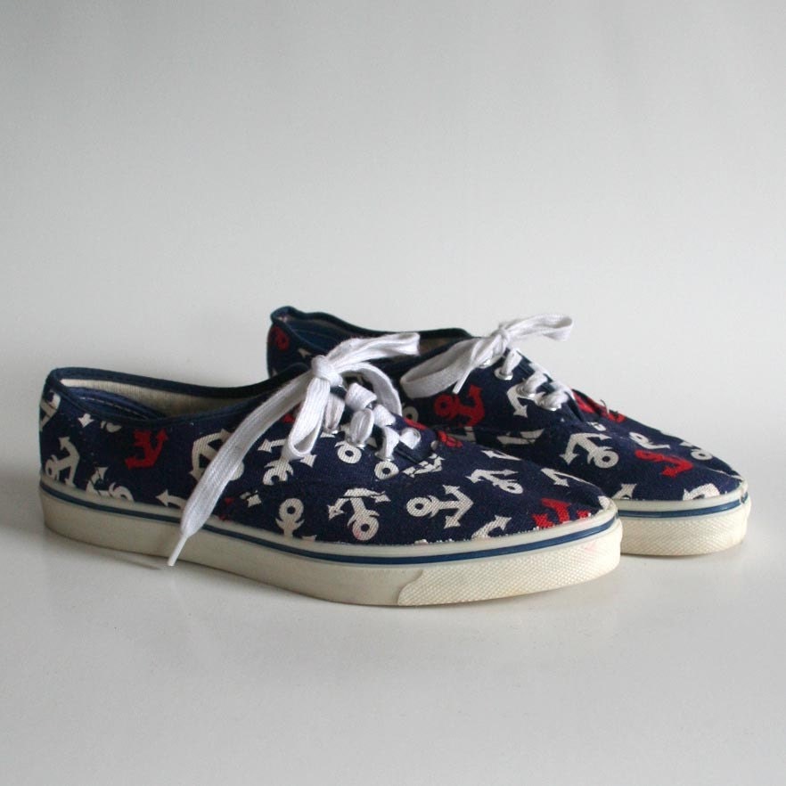 kid's size 2.5 women's size 5 nautical canvas tennis sneakers. 80s. made in the USA. anchors. red white and blue.