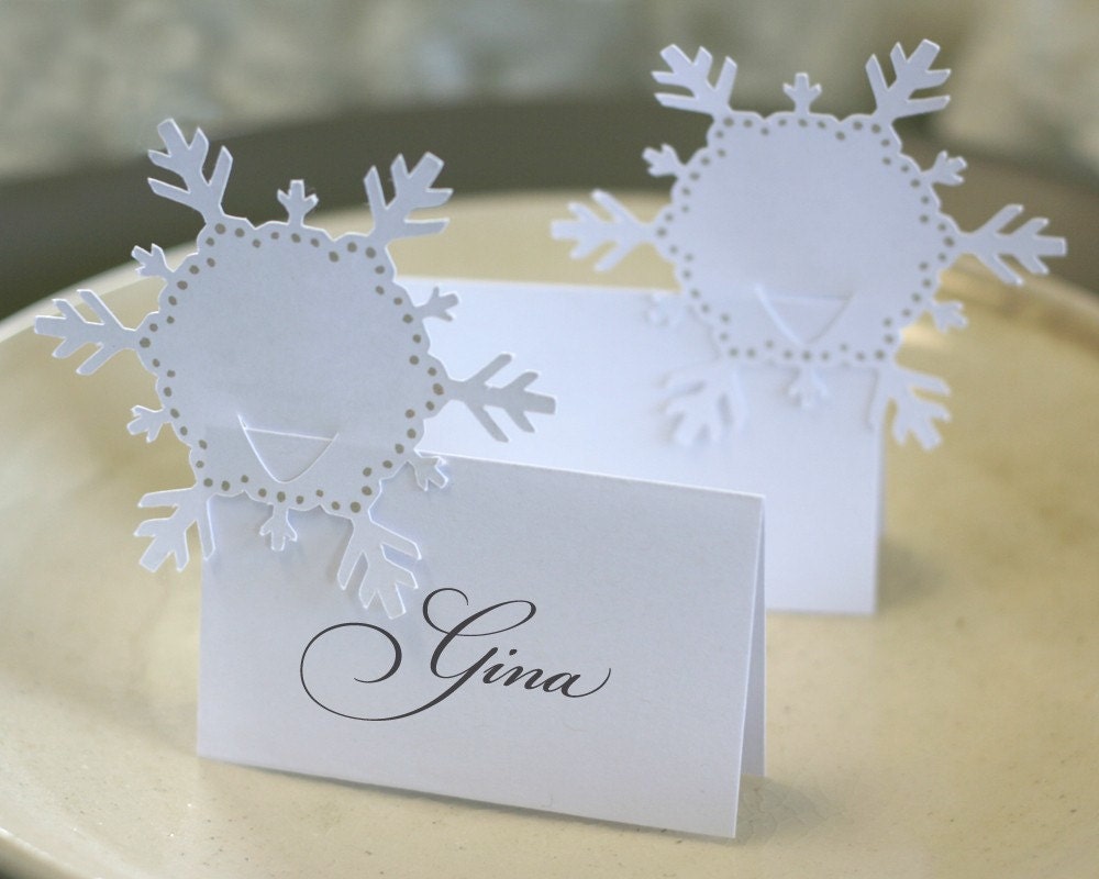 winter wedding cake snowflakes