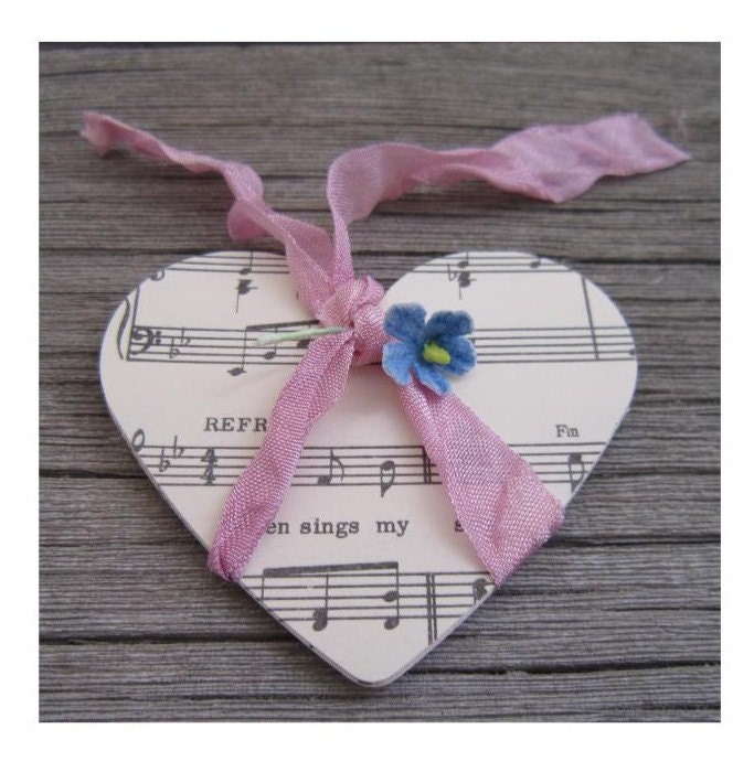 Love Heart Music Note. 50 X Large Vintage Music Notes
