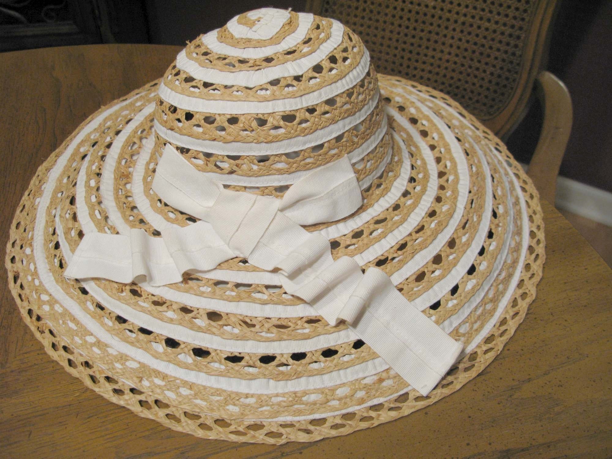 Straw hat from The waltz