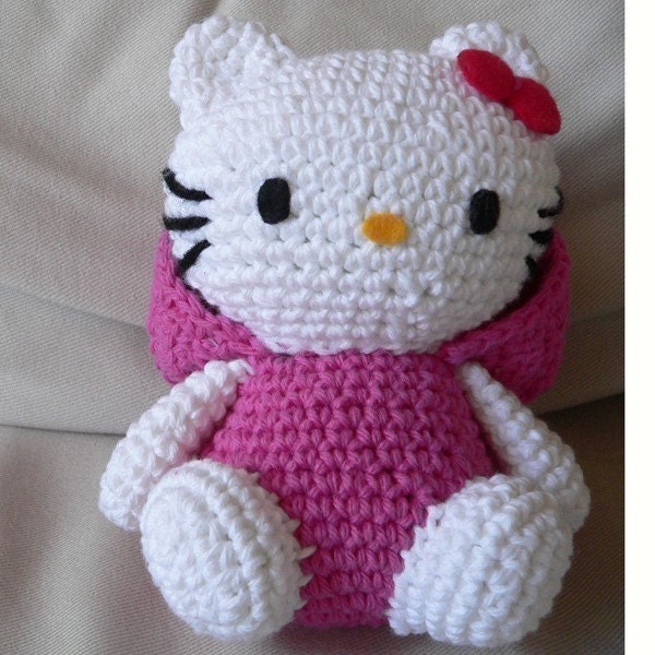 YOU ARE BUYING HELLO KITTY CROCHET 