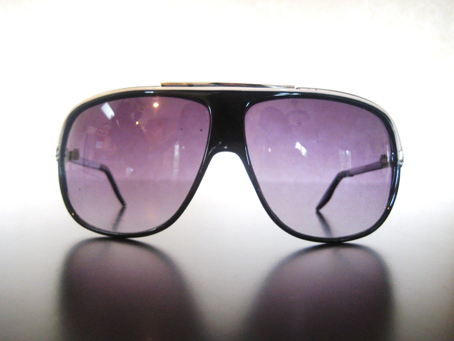 80's Vintage Black and White Plastic Frame Aviator Sunglasses with Silver Metal Details