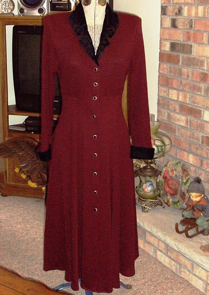 1980s JSJ Petites Woman's Button-down Maxi Dress Velvet Trim Size 12 Red & Black