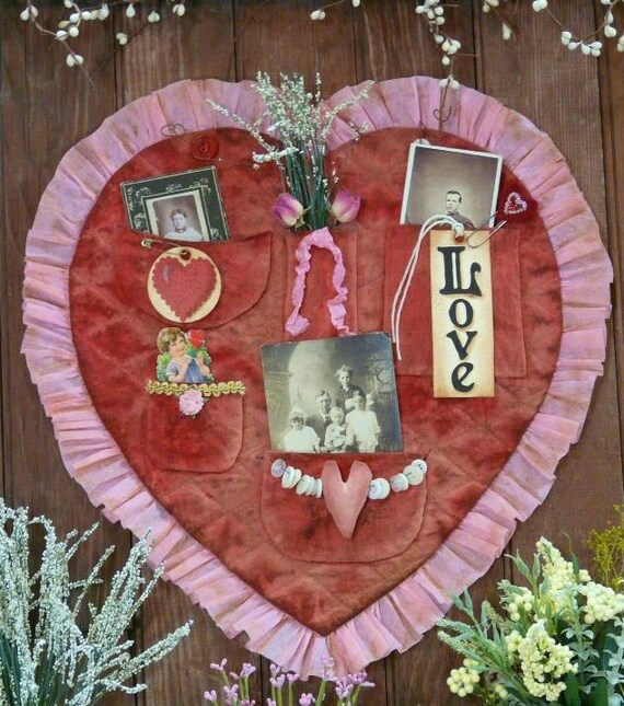 Vintage Valentine treasures Heart pocket E Pattern -  email primitive pdf old photos tags grubby prim primitive