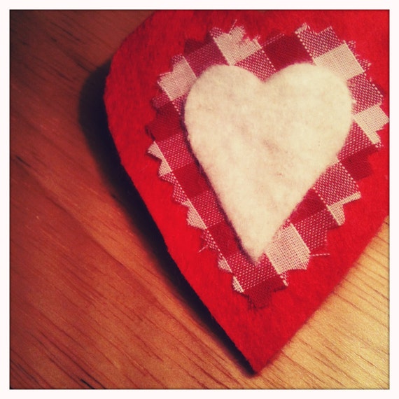 Red, White and Gingham Love Heart Brooch. FREE UK POSTAGE