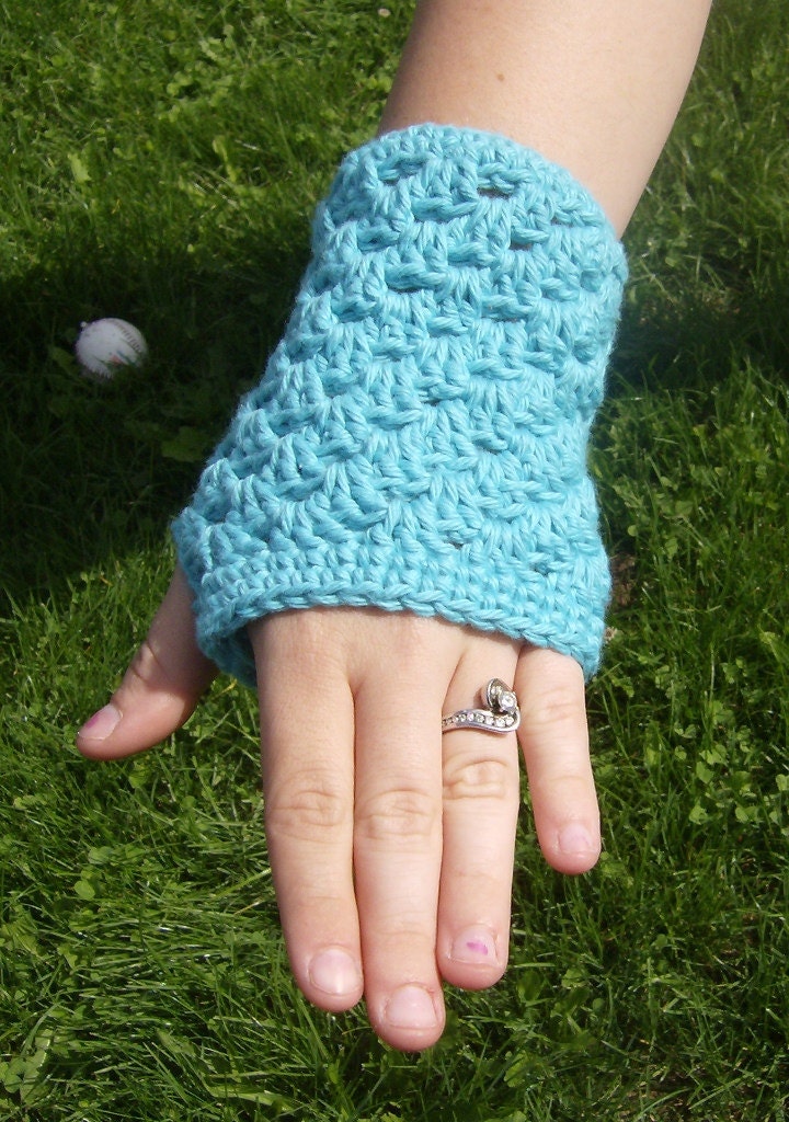 fingerless gloves with a thumb