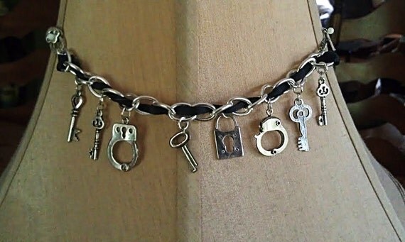 Charm Bracelet Chain Key to My Heart Lock And Key ChHandcuff Jewelry Accessory Silver Chain Ribbon Funky
