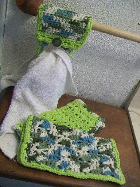 Crocheted Cotton Dish Cloths with Towel Tug-It --Green Apple