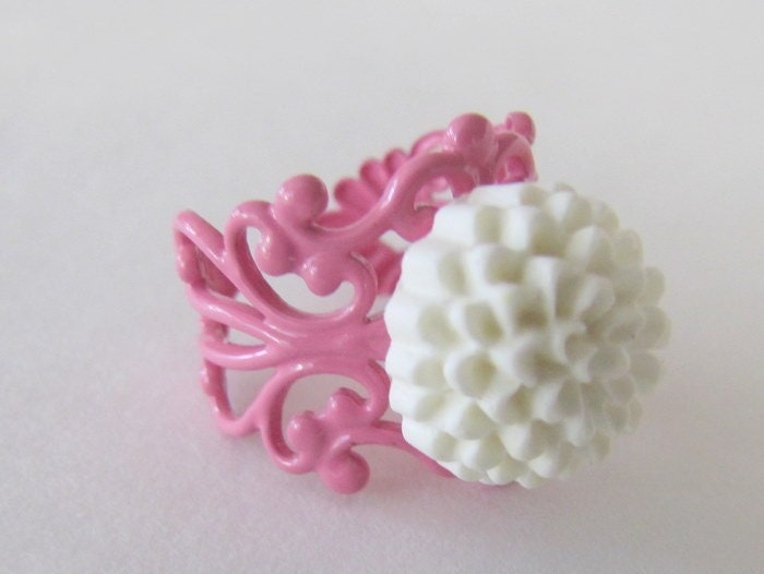 PRETTY IN PINK--White flower ring with PINK filigree band