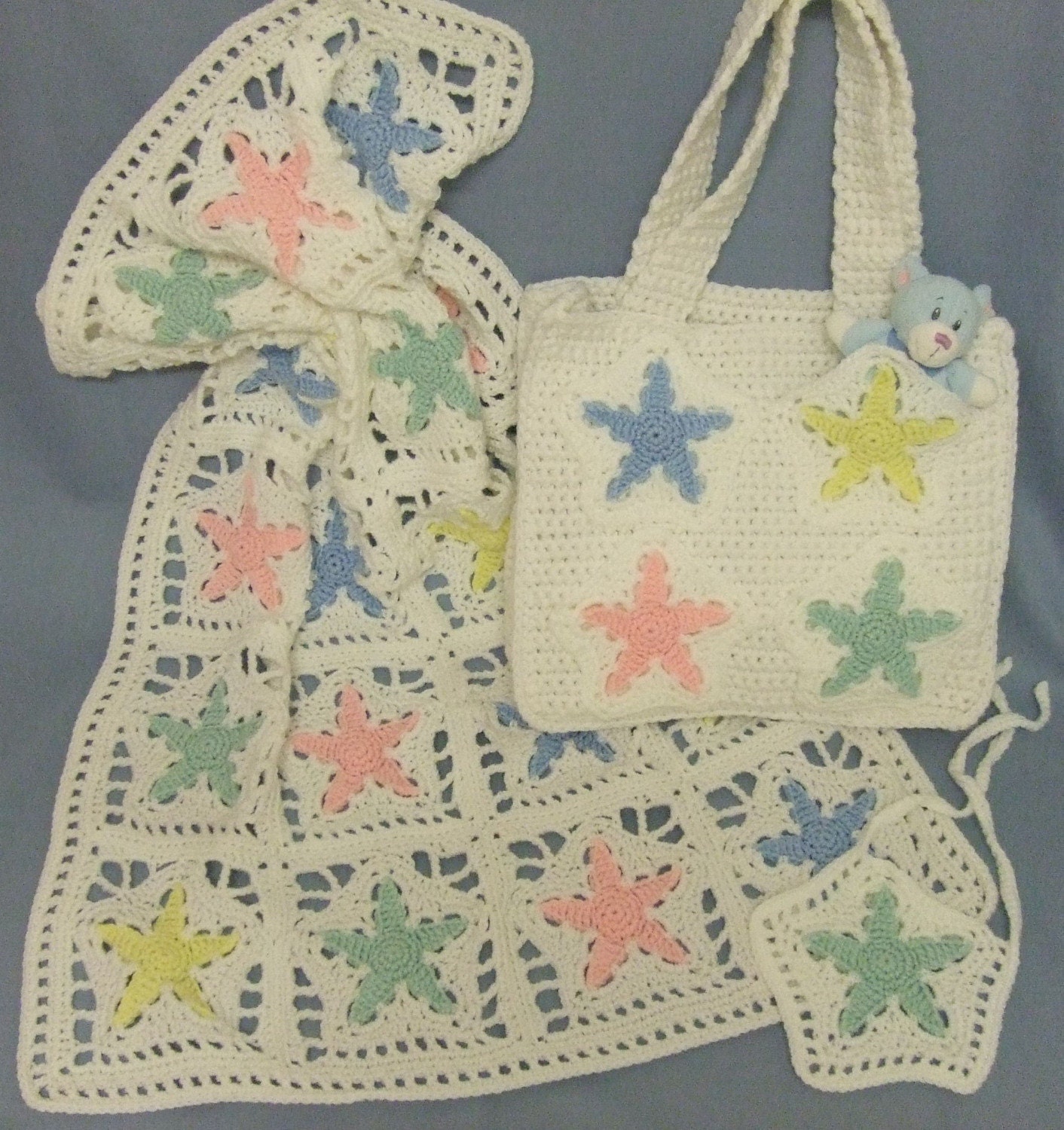 Bernat: Pattern Detail - Baby - Beautiful Baby Blanket (crochet)